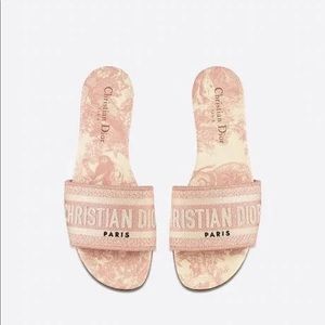 dior pink slippers